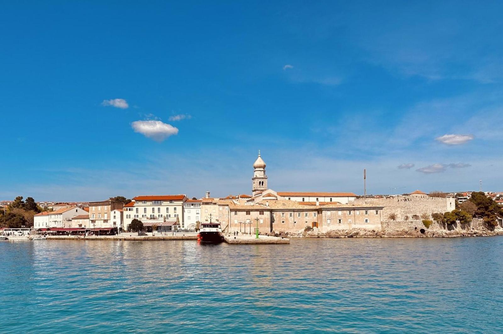 Family Apartments Viva Close To The Beach Krk Town Exterior foto
